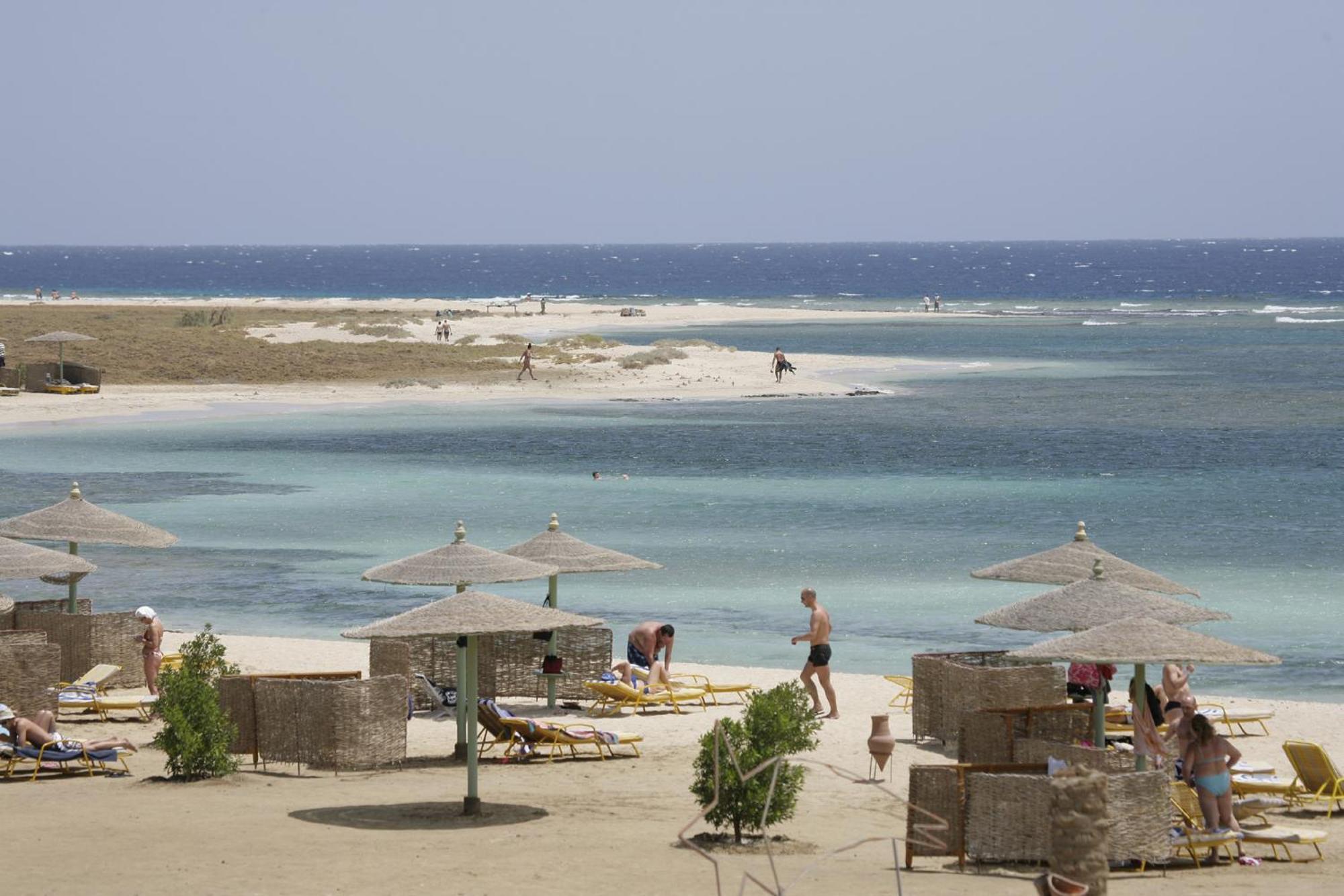 Shams Alam Beach Resort Abū Ghuşūn Kültér fotó